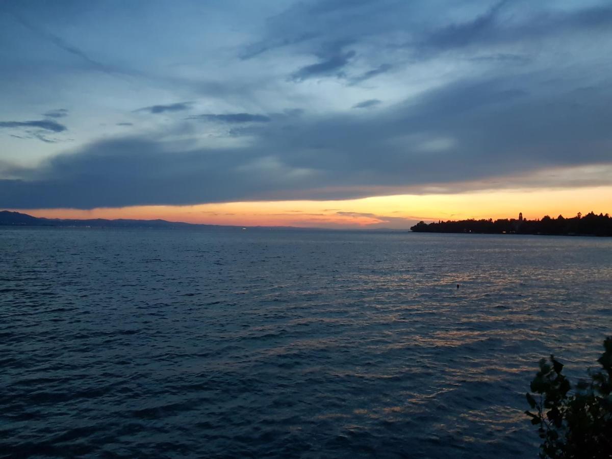 Sonniges Dach-Ferienzimmer Lindau  Bagian luar foto